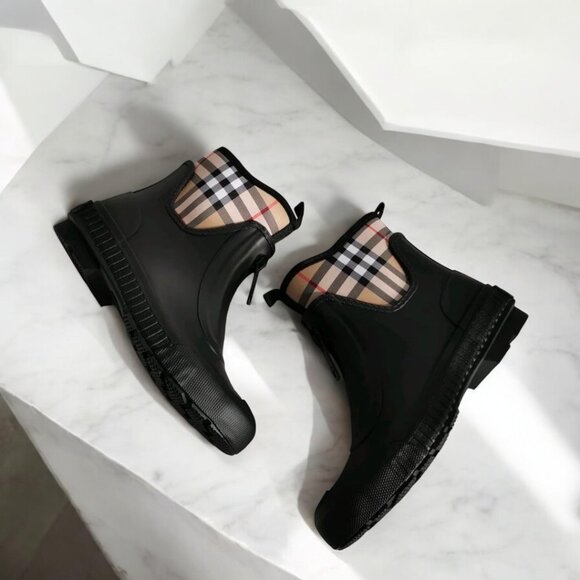NIB Authentic  Burberry Vintage check neoprene and rubber rain boots - Picture 10 of 10
